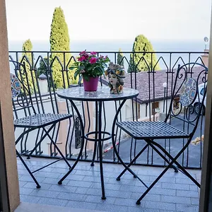 Tyche & Apartment Taormina